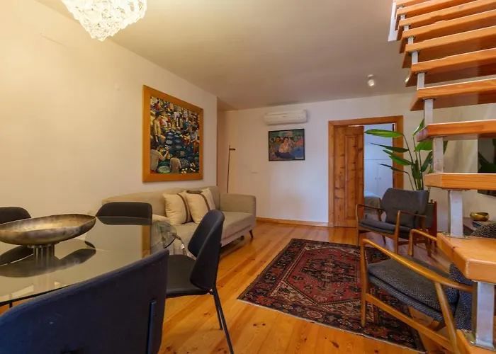 Breathtaking River-city View Two Private Terraces 3 Bedrooms And 3 Bathrooms 17th Century Building Bica Chiado District Lejlighed Lisboa