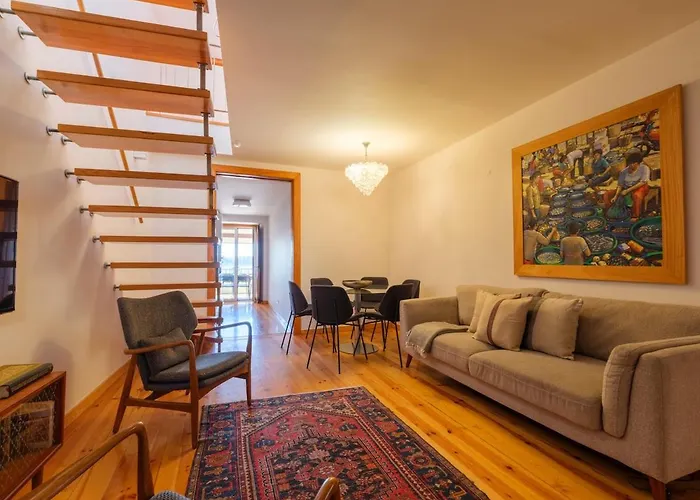 Breathtaking River-city View Two Private Terraces 3 Bedrooms And 3 Bathrooms 17th Century Building Bica Chiado District Lejlighed Lisboa