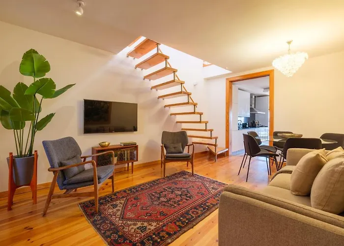 Breathtaking River-city View Two Private Terraces 3 Bedrooms And 3 Bathrooms 17th Century Building Bica Chiado District Lejlighed *