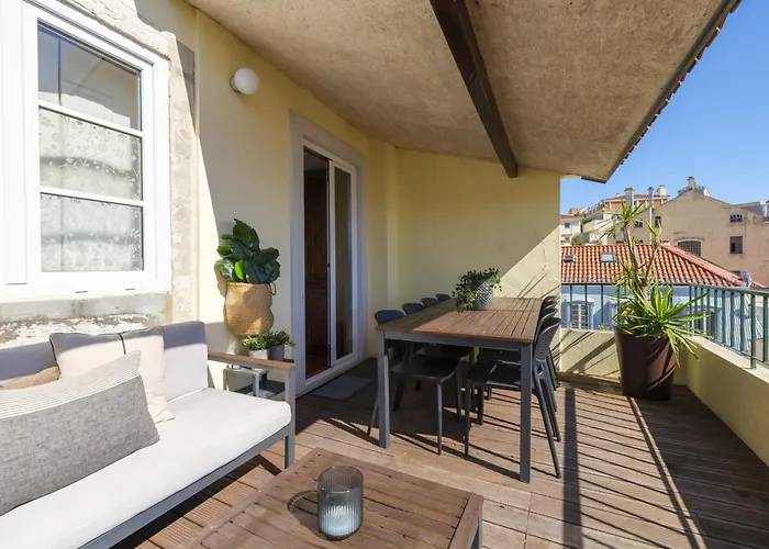 Breathtaking River-city View Two Private Terraces 3 Bedrooms And 3 Bathrooms 17th Century Building Bica Chiado District * Lisboa