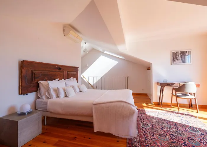 Lejlighed Breathtaking River-city View Two Private Terraces 3 Bedrooms And 3 Bathrooms 17th Century Building Bica Chiado District