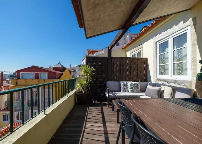 Breathtaking River-city View Two Private Terraces 3 Bedrooms And 3 Bathrooms 17th Century Building Bica Chiado District Apartment *