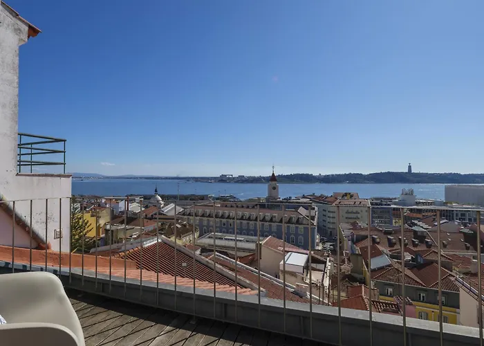Apartment Breathtaking River-city View Two Private Terraces 3 Bedrooms And 3 Bathrooms 17th Century Building Bica Chiado District *