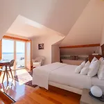 公寓 Breathtaking River-city View Two Private Terraces 3 Bedrooms And 3 Bathrooms 17th Century Building Bica Chiado District *