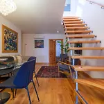 Breathtaking River-city View Two Private Terraces 3 Bedrooms And 3 Bathrooms 17th Century Building Bica Chiado District アパート *