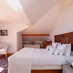 Breathtaking River-city View Two Private Terraces 3 Bedrooms And 3 Bathrooms 17th Century Building Bica Chiado District 公寓 Lisboa
