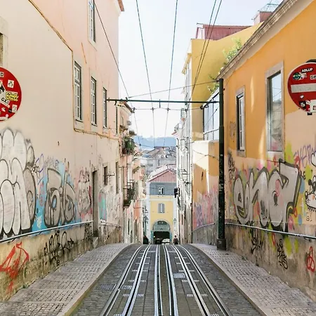Appartement Breathtaking River-city View Two Private Terraces 3 Bedrooms And 3 Bathrooms 17th Century Building Bica Chiado District Lisboa
