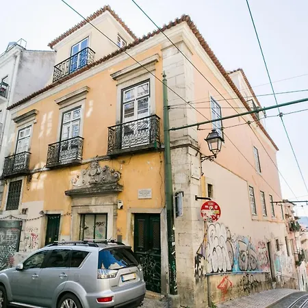 公寓 Breathtaking River-city View Two Private Terraces 3 Bedrooms And 3 Bathrooms 17th Century Building Bica Chiado District Lisboa