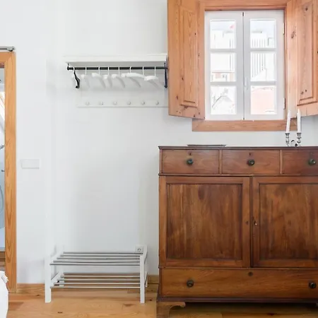 Breathtaking River-city View Two Private Terraces 3 Bedrooms And 3 Bathrooms 17th Century Building Bica Chiado District Apartman *
