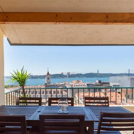 公寓 Breathtaking River-city View Two Private Terraces 3 Bedrooms And 3 Bathrooms 17th Century Building Bica Chiado District
