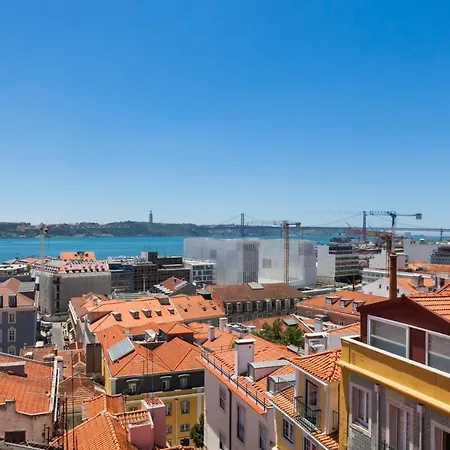 Breathtaking River-city View Two Private Terraces 3 Bedrooms And 3 Bathrooms 17th Century Building Bica Chiado District Lisboa