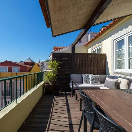 Breathtaking River-city View Two Private Terraces 3 Bedrooms And 3 Bathrooms 17th Century Building Bica Chiado District 公寓 *