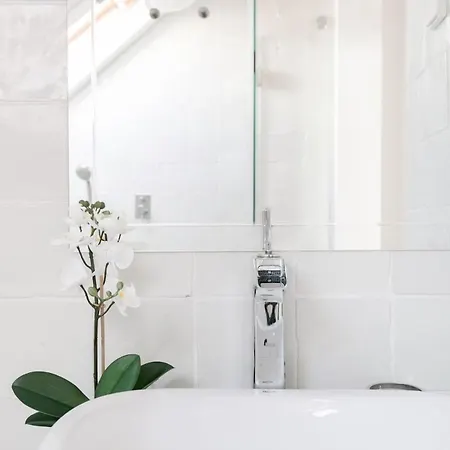 Breathtaking River-city View Two Private Terraces 3 Bedrooms And 3 Bathrooms 17th Century Building Bica Chiado District 公寓 Lisboa