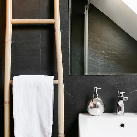 Breathtaking River-city View Two Private Terraces 3 Bedrooms And 3 Bathrooms 17th Century Building Bica Chiado District 公寓