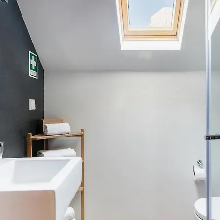 Breathtaking River-city View Two Private Terraces 3 Bedrooms And 3 Bathrooms 17th Century Building Bica Chiado District Lisboa