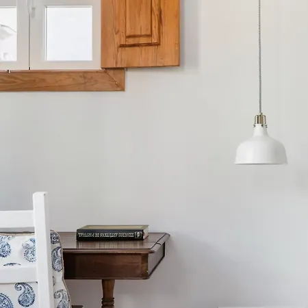 Breathtaking River-city View Two Private Terraces 3 Bedrooms And 3 Bathrooms 17th Century Building Bica Chiado District