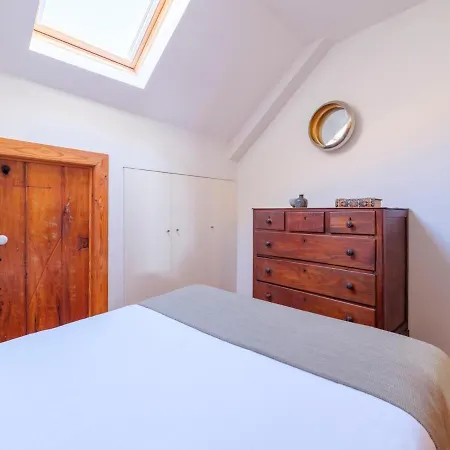 Breathtaking River-city View Two Private Terraces 3 Bedrooms And 3 Bathrooms 17th Century Building Bica Chiado District * Lisboa