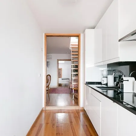 Breathtaking River-city View Two Private Terraces 3 Bedrooms And 3 Bathrooms 17th Century Building Bica Chiado District Lisboa