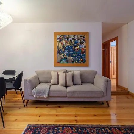 Breathtaking River-city View Two Private Terraces 3 Bedrooms And 3 Bathrooms 17th Century Building Bica Chiado District *