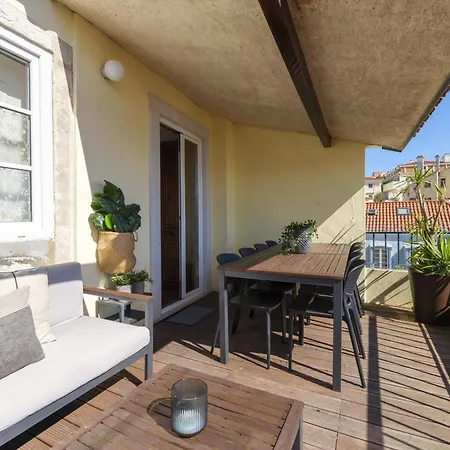 Breathtaking River-city View Two Private Terraces 3 Bedrooms And 3 Bathrooms 17th Century Building Bica Chiado District * Lisboa