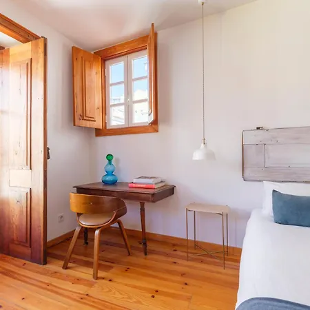 Breathtaking River-city View Two Private Terraces 3 Bedrooms And 3 Bathrooms 17th Century Building Bica Chiado District Lisboa