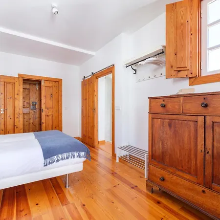 Breathtaking River-city View Two Private Terraces 3 Bedrooms And 3 Bathrooms 17th Century Building Bica Chiado District 公寓 Lisboa