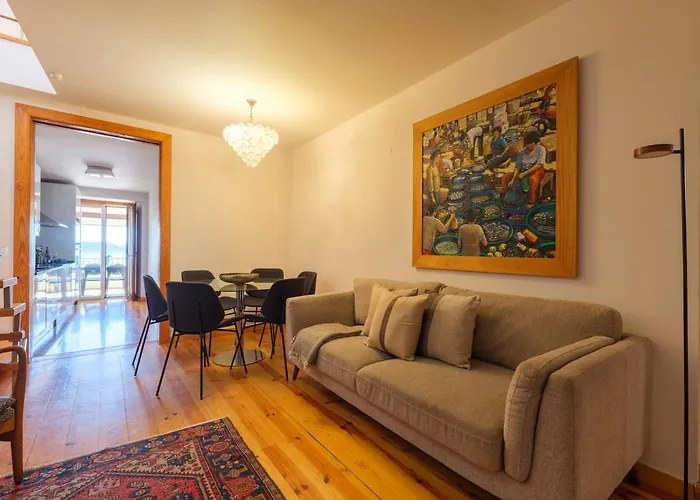 Breathtaking River-city View Two Private Terraces 3 Bedrooms And 3 Bathrooms 17th Century Building Bica Chiado District Lisboa