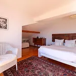 Lägenhet Breathtaking River-city View Two Private Terraces 3 Bedrooms And 3 Bathrooms 17th Century Building Bica Chiado District Lisboa