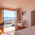 Lägenhet Breathtaking River-city View Two Private Terraces 3 Bedrooms And 3 Bathrooms 17th Century Building Bica Chiado District Lisboa