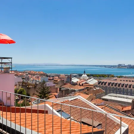 Breathtaking River-city View Two Private Terraces 3 Bedrooms And 3 Bathrooms 17th Century Building Bica Chiado District *