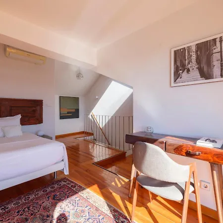 Breathtaking River-city View Two Private Terraces 3 Bedrooms And 3 Bathrooms 17th Century Building Bica Chiado District * Lisbona