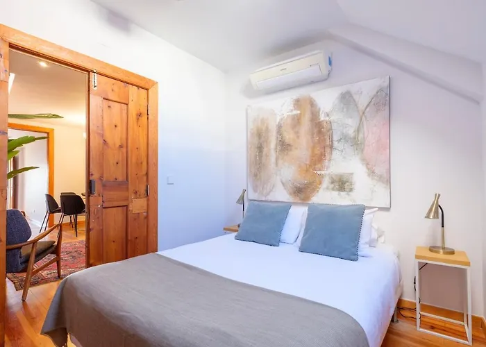 Apartamento Breathtaking River-city View Two Private Terraces 3 Bedrooms&3 Bathrooms 17th Century Building Bica Chiado District Lisboa