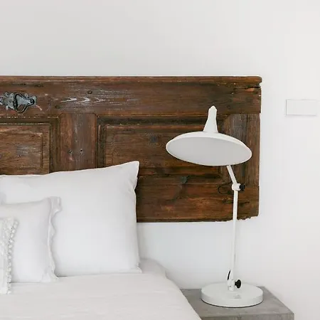 Breathtaking River-city View Two Private Terraces 3 Bedrooms And 3 Bathrooms 17th Century Building Bica Chiado District Apartmán