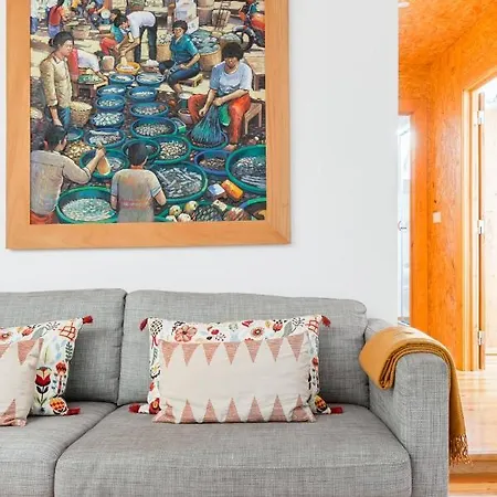 Breathtaking River-city View Two Private Terraces 3 Bedrooms And 3 Bathrooms 17th Century Building Bica Chiado District Lisboa