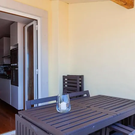 Breathtaking River-city View Two Private Terraces 3 Bedrooms And 3 Bathrooms 17th Century Building Bica Chiado District Daire *