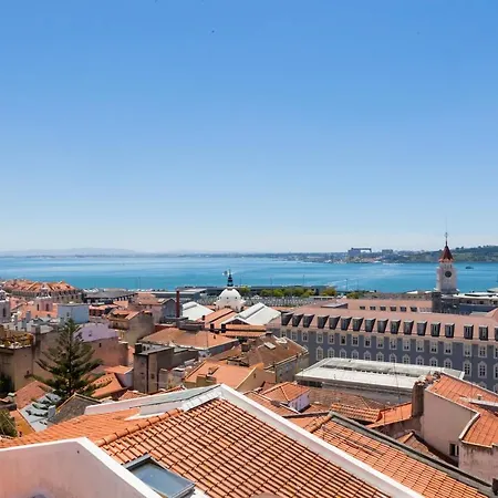 Breathtaking River-city View Two Private Terraces 3 Bedrooms And 3 Bathrooms 17th Century Building Bica Chiado District Daire