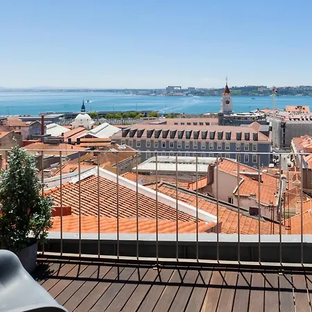 Breathtaking River-city View Two Private Terraces 3 Bedrooms And 3 Bathrooms 17th Century Building Bica Chiado District Daire *